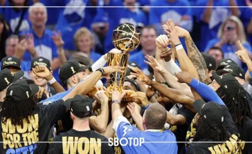 SBOTOP ความสำเร็จประวัติศาสตร์ของโอคลาโฮมา ซิตี้ ธันเดอร์: รางวัลจากความอดทนและการสร้างทีมระยะยาว