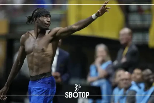 SBOTOP: โนนี่ มาดูเอเก สละสิทธิ์ลงชิงชนะเลิศฟุตบอลสโมสรโลก 2025 เพื่อย้ายซบอาร์เซนอล