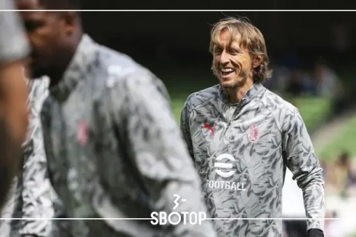 SBOTOP: แข้งเอซี มิลาน ตะลึงฝีเท้าลูก้า โมดริช ในการซ้อมครั้งแรก: มีอะไรบางอย่างที่ไม่เหมือนใคร!