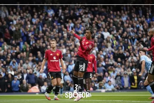 SBOTOP เจาะลึกแผนกองหลัง 3 ตัวของแมนฯ ยูไนเต็ดที่ล้มเหลว: แนวรับเปราะบาง เกมรุกไร้พิษสง
