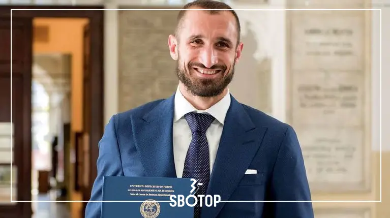 SBOTOP: คอมอลลี่ก้าวขึ้นรับตำแหน่งซีอีโอคนใหม่ของยูเวนตุส แต่ไม่มีชื่อคิเอลลินีในโครงสร้างบริหารชุดล่าสุด