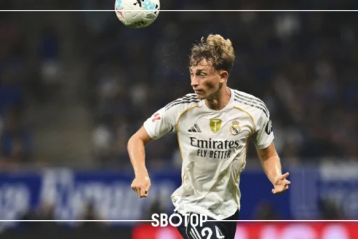 SBOTOP : สถานะเปลี่ยน ดีน ฮุยเซนหมดสิทธิ์การันตีตัวจริงในราชันชุดขาว