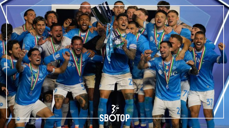 SBOTOP : เส้นทางใหม่สุดปัง! สก็อตต์ แม็คโทมิเนย์ ประสบความสำเร็จกับนาโปลี