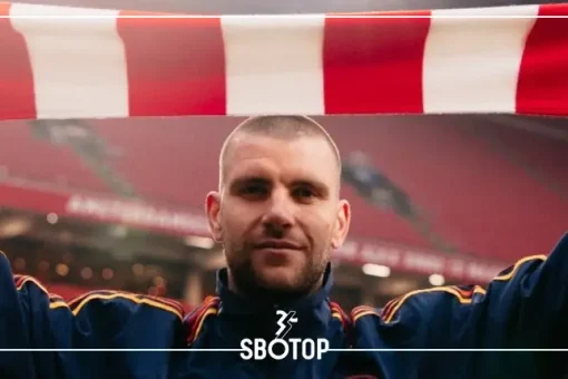 SBOTOP: มาร์เท่น เพส ภูมิใจได้ร่วมทีมอาแจ็กซ์ พร้อมทุ่มเทเต็มที่เพื่อสโมสร